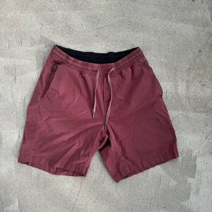 Lululemon Men’s Medium Athletic Casual Shorts Red Maroon Drawstring 7” Inseam
